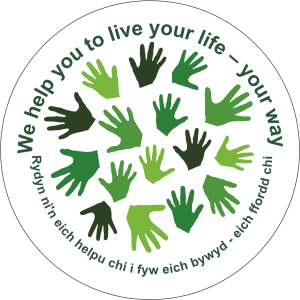 Rydyn ni'n eich helpu chi i fyw eich bywyd - eich fford chi